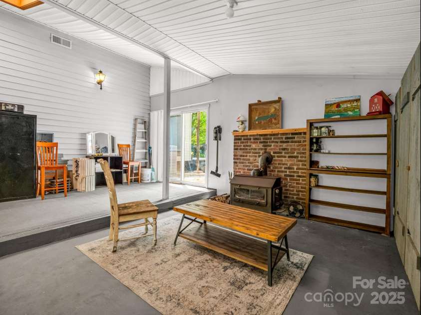 10 Kettle Creek Lane, Brevard, NC 28712.  MLS# CAR4255924, YatesRealty ID 24085. 