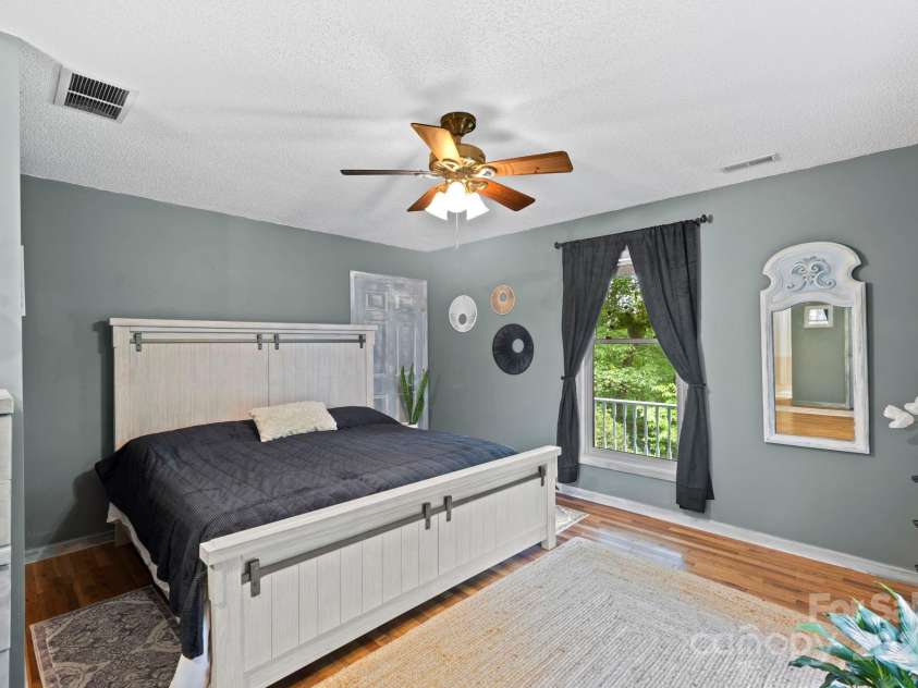 10 Kettle Creek Lane, Brevard, NC 28712.  MLS# CAR4255924, YatesRealty ID 24085. 