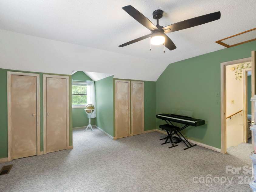 10 Kettle Creek Lane, Brevard, NC 28712.  MLS# CAR4255924, YatesRealty ID 24085. 