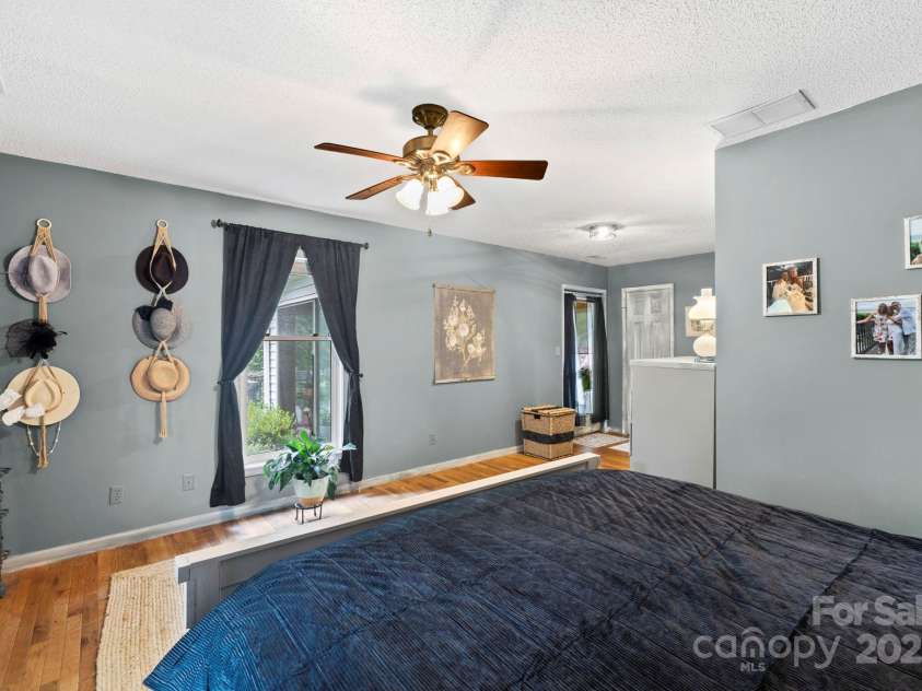 10 Kettle Creek Lane, Brevard, NC 28712.  MLS# CAR4255924, YatesRealty ID 24085. 