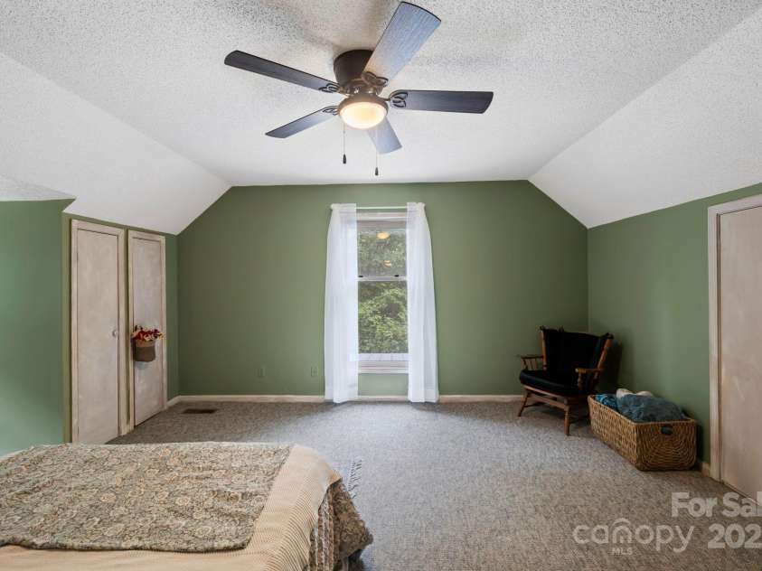 10 Kettle Creek Lane, Brevard, NC 28712.  MLS# CAR4255924, YatesRealty ID 24085. 