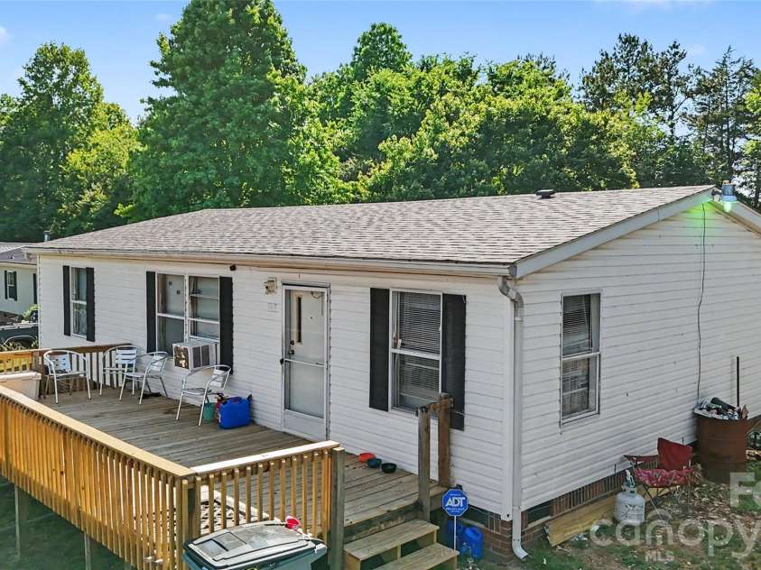 147 Arlie Loop, Statesville, NC 28625.  MLS# CAR4383424, YatesRealty ID 24085. 