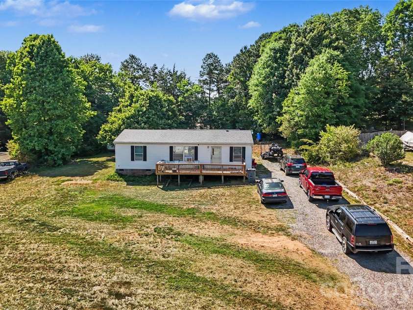 147 Arlie Loop, Statesville, NC 28625.  MLS# CAR4383424, YatesRealty ID 24085. 