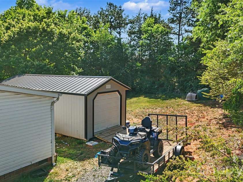 147 Arlie Loop, Statesville, NC 28625.  MLS# CAR4383424, YatesRealty ID 24085. 