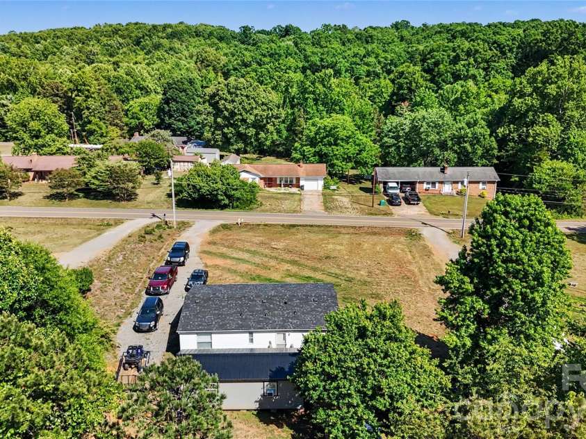 147 Arlie Loop, Statesville, NC 28625.  MLS# CAR4383424, YatesRealty ID 24085. 