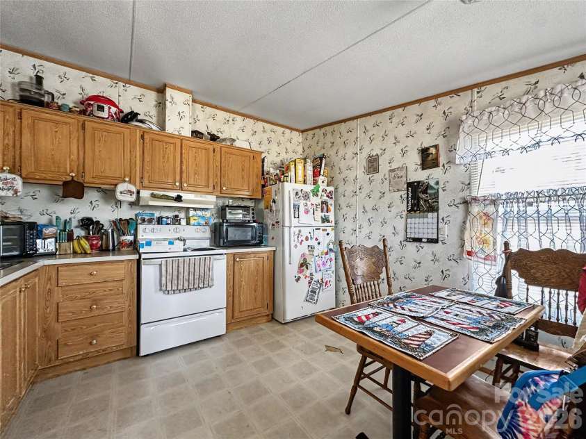 147 Arlie Loop, Statesville, NC 28625.  MLS# CAR4383424, YatesRealty ID 24085. 