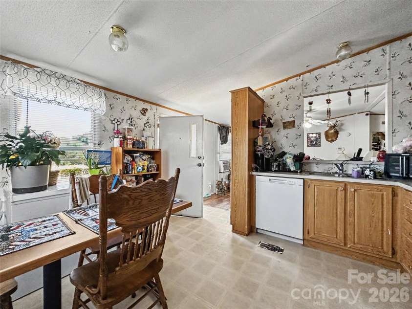 147 Arlie Loop, Statesville, NC 28625.  MLS# CAR4383424, YatesRealty ID 24085. 
