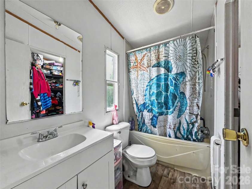 147 Arlie Loop, Statesville, NC 28625.  MLS# CAR4383424, YatesRealty ID 24085. 