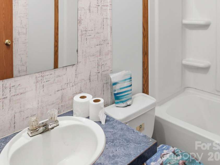 25 Glenn Lance Lane, Fairview, NC 28730.  MLS# CAR4384407, YatesRealty ID 24086. 2nd Bath sink view