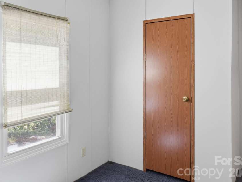 25 Glenn Lance Lane, Fairview, NC 28730.  MLS# CAR4384407, YatesRealty ID 24086. 