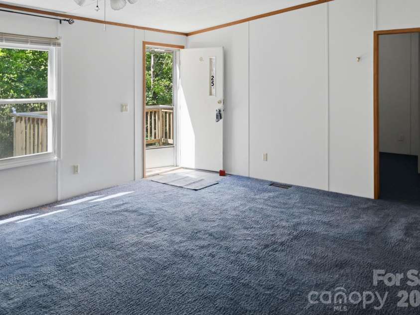 25 Glenn Lance Lane, Fairview, NC 28730.  MLS# CAR4384407, YatesRealty ID 24086. Welcome Home!