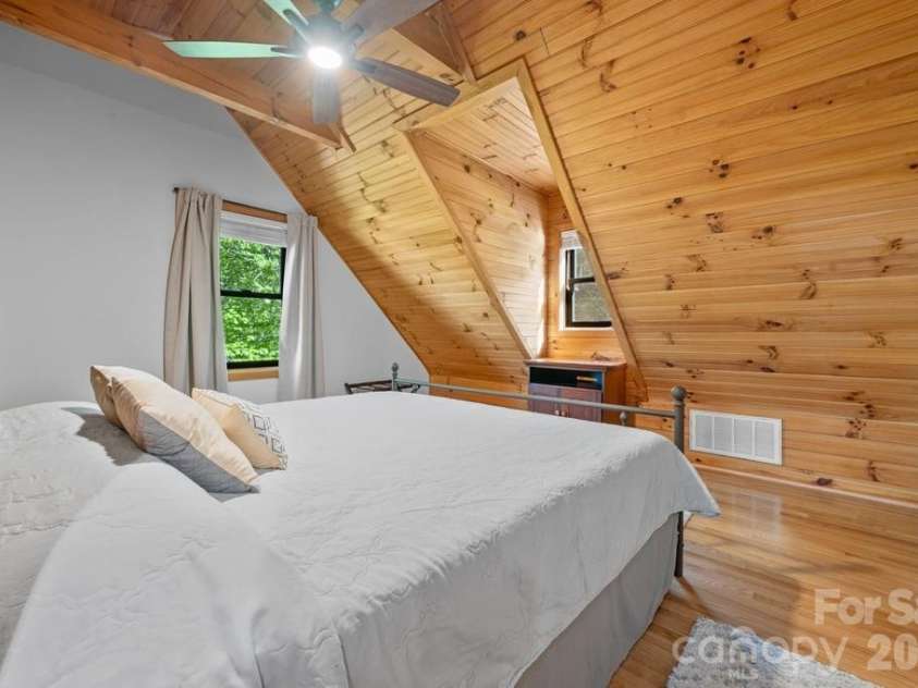133 Brown Mountain Ridge Road, Blowing Rock, NC 28605.  MLS# CAR4384778, YatesRealty ID 24087. 