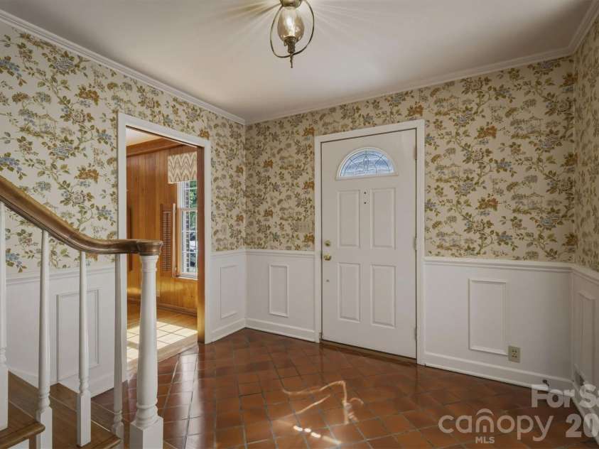102 Woodland Drive, Morganton, NC 28655.  MLS# CAR4383576, YatesRealty ID 24088. 