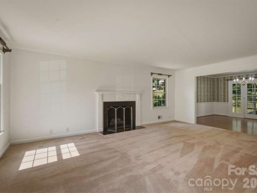 102 Woodland Drive, Morganton, NC 28655.  MLS# CAR4383576, YatesRealty ID 24088. 