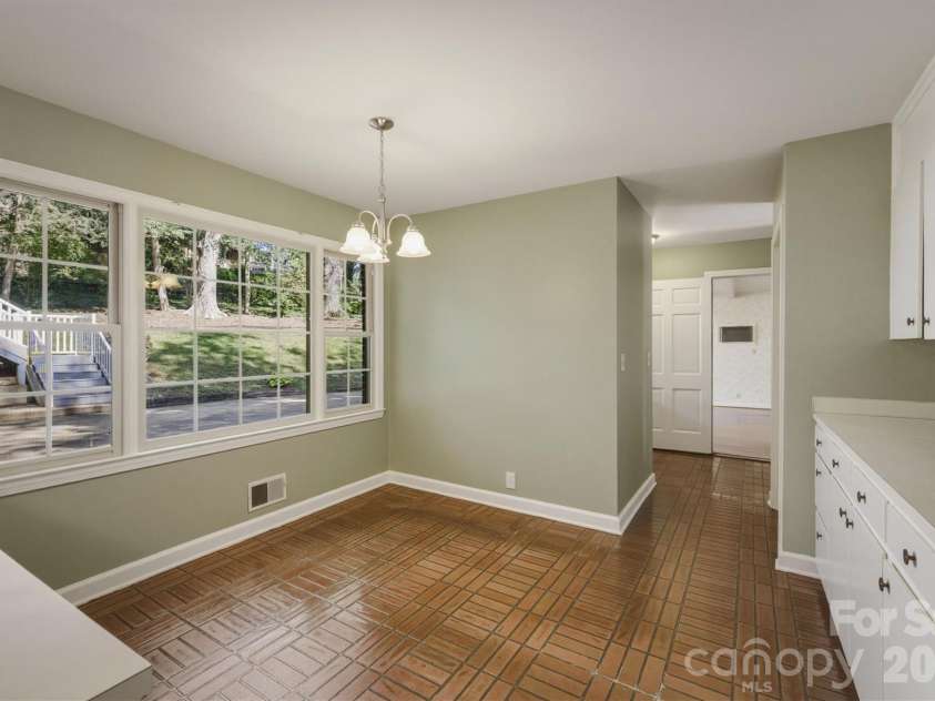 102 Woodland Drive, Morganton, NC 28655.  MLS# CAR4383576, YatesRealty ID 24088. 