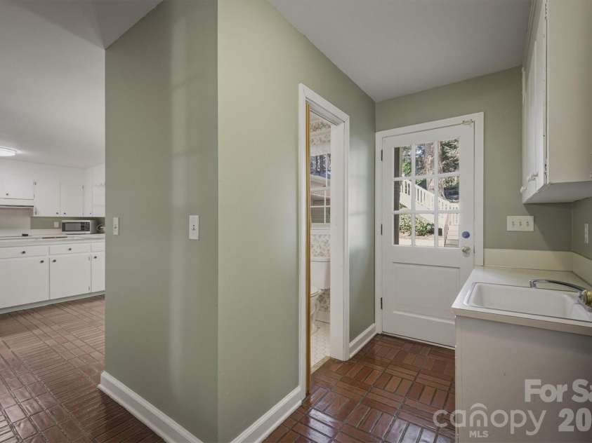 102 Woodland Drive, Morganton, NC 28655.  MLS# CAR4383576, YatesRealty ID 24088. 