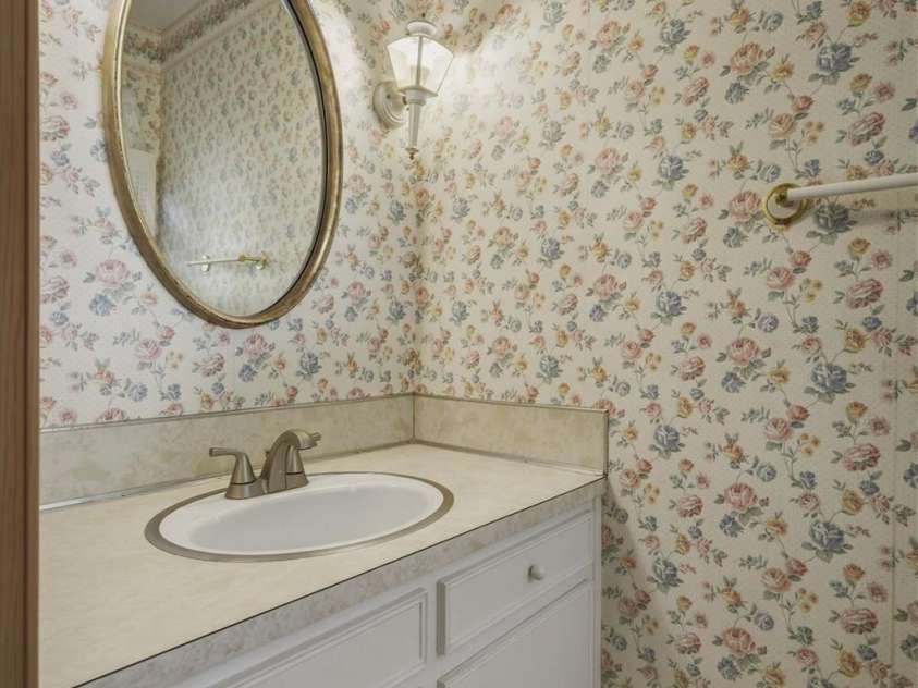 102 Woodland Drive, Morganton, NC 28655.  MLS# CAR4383576, YatesRealty ID 24088. 