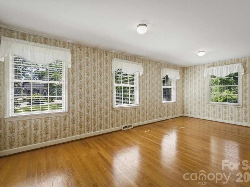 102 Woodland Drive, Morganton, NC 28655.  MLS# CAR4383576, YatesRealty ID 24088. 