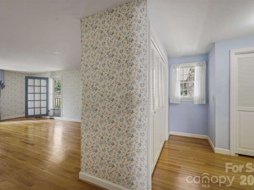 102 Woodland Drive, Morganton, NC 28655.  MLS# CAR4383576, YatesRealty ID 24088. 