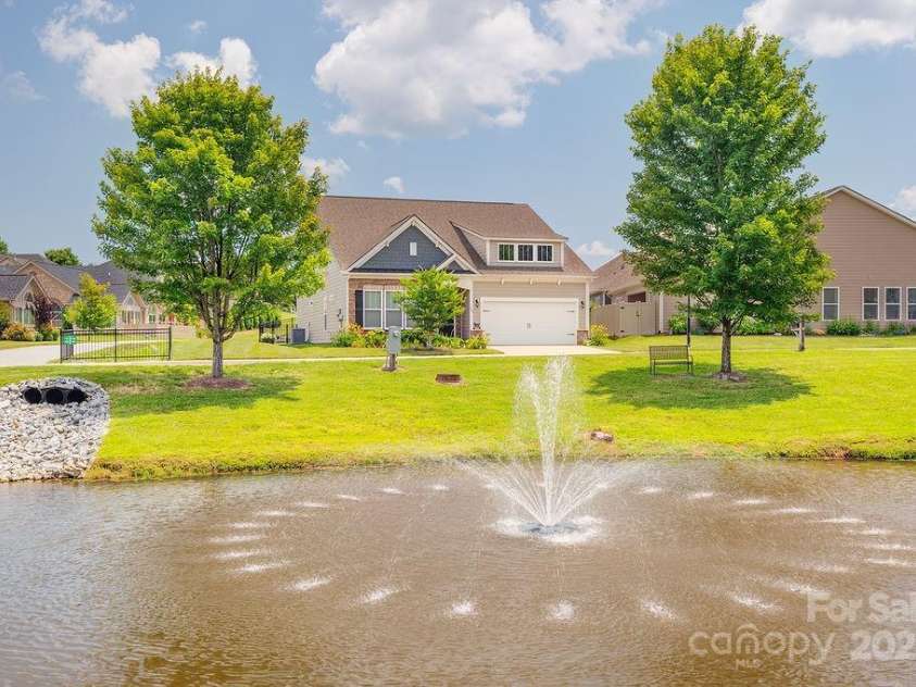 469 Summerfield Place, Flat Rock, NC 28731.  MLS# CAR4275467, YatesRealty ID 24088. 
