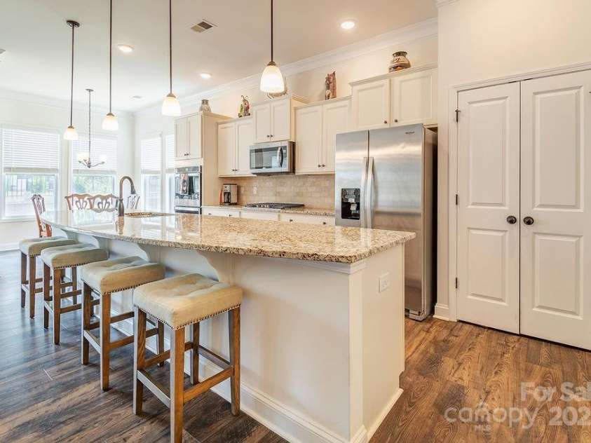 469 Summerfield Place, Flat Rock, NC 28731.  MLS# CAR4275467, YatesRealty ID 24088. 
