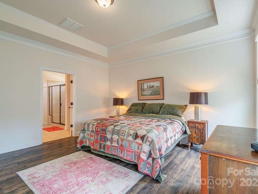469 Summerfield Place, Flat Rock, NC 28731.  MLS# CAR4275467, YatesRealty ID 24088. 
