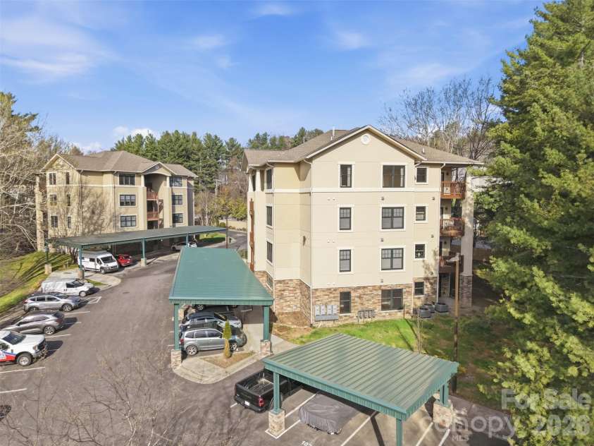 155 Gateway Drive, Boone, NC 28607.  MLS# CAR4366852, YatesRealty ID 24089. 