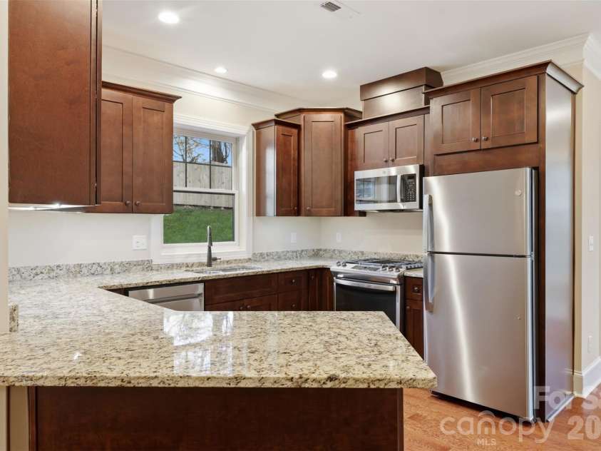 155 Gateway Drive, Boone, NC 28607.  MLS# CAR4366852, YatesRealty ID 24089. 