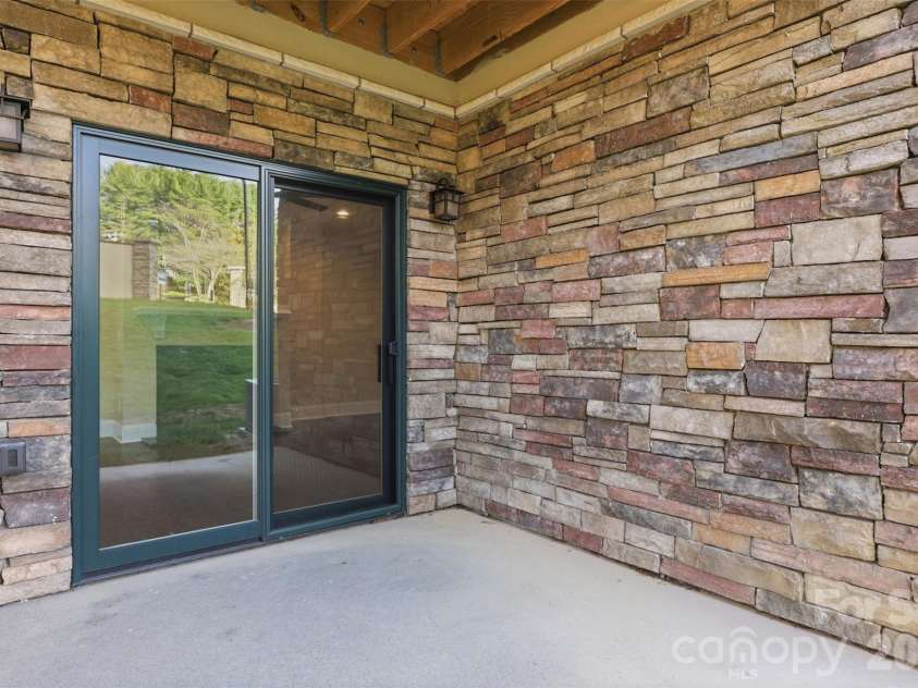 155 Gateway Drive, Boone, NC 28607.  MLS# CAR4366852, YatesRealty ID 24089. 
