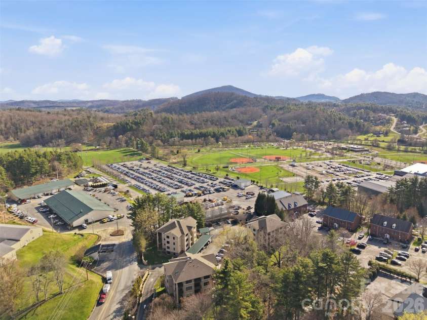 155 Gateway Drive, Boone, NC 28607.  MLS# CAR4366852, YatesRealty ID 24089. 