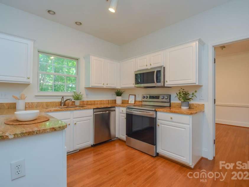 8510 Glade Court, Huntersville, NC 28078.  MLS# CAR4275837, YatesRealty ID 24089. 