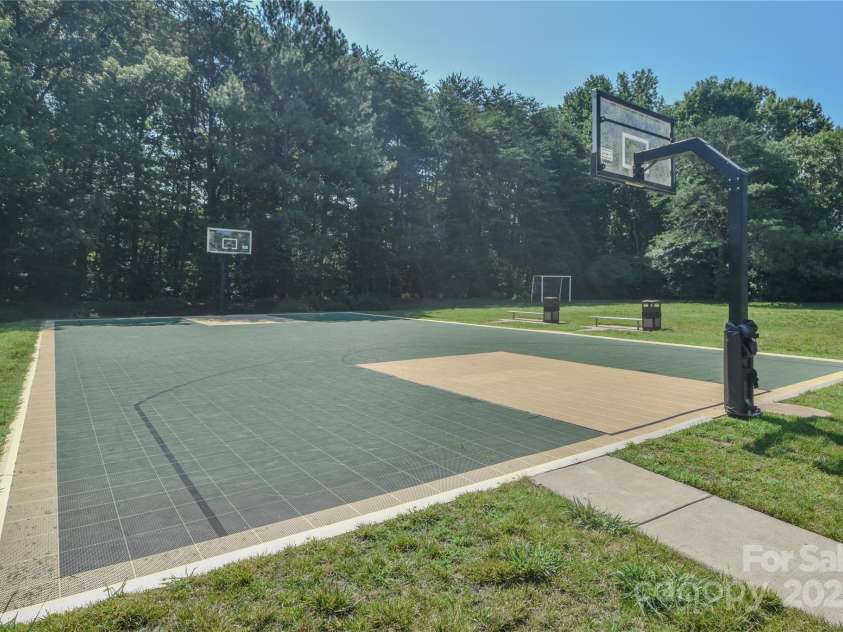 8510 Glade Court, Huntersville, NC 28078.  MLS# CAR4275837, YatesRealty ID 24089. 