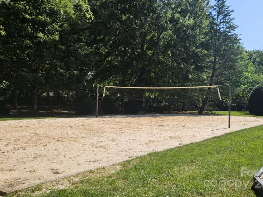 8510 Glade Court, Huntersville, NC 28078.  MLS# CAR4275837, YatesRealty ID 24089. 