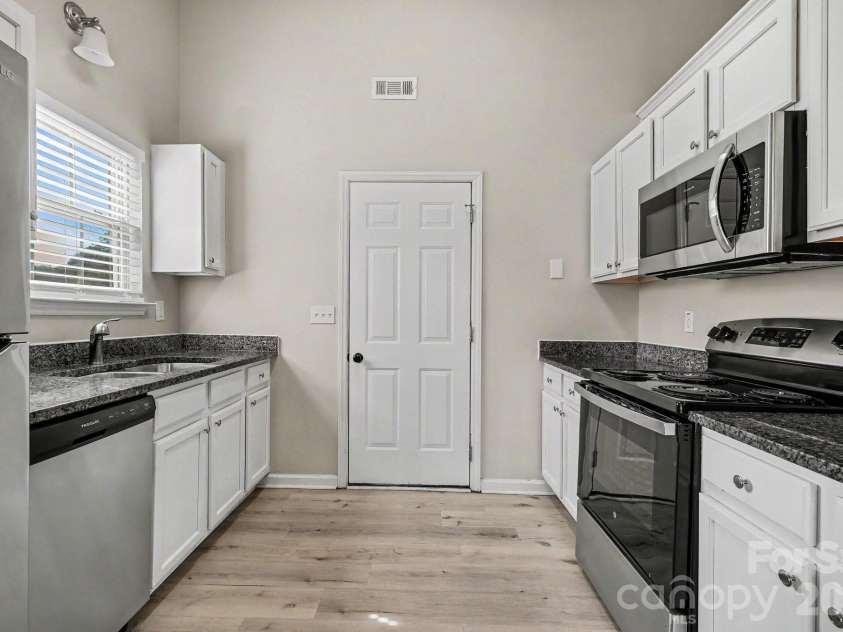 5463 Realtree Lane, Charlotte, NC 28214.  MLS# CAR4382954, YatesRealty ID 24090. 