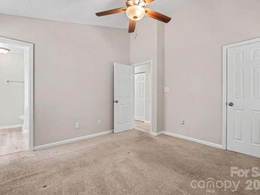 5463 Realtree Lane, Charlotte, NC 28214.  MLS# CAR4382954, YatesRealty ID 24090. 