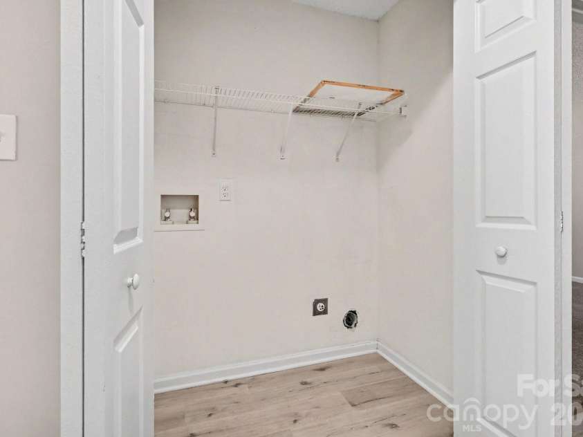 5463 Realtree Lane, Charlotte, NC 28214.  MLS# CAR4382954, YatesRealty ID 24090. 