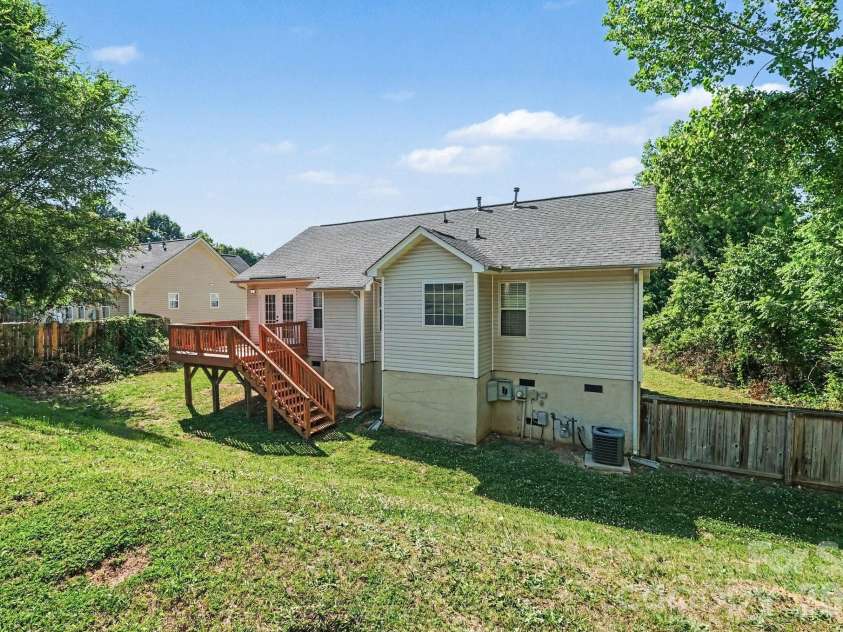 5463 Realtree Lane, Charlotte, NC 28214.  MLS# CAR4382954, YatesRealty ID 24090. 