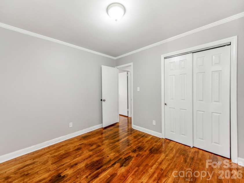 814 Wilbrown Circle, Charlotte, NC 28217.  MLS# CAR4384446, YatesRealty ID 24091. 