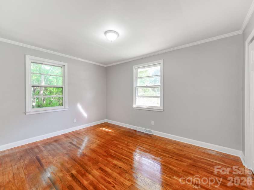 814 Wilbrown Circle, Charlotte, NC 28217.  MLS# CAR4384446, YatesRealty ID 24091. 