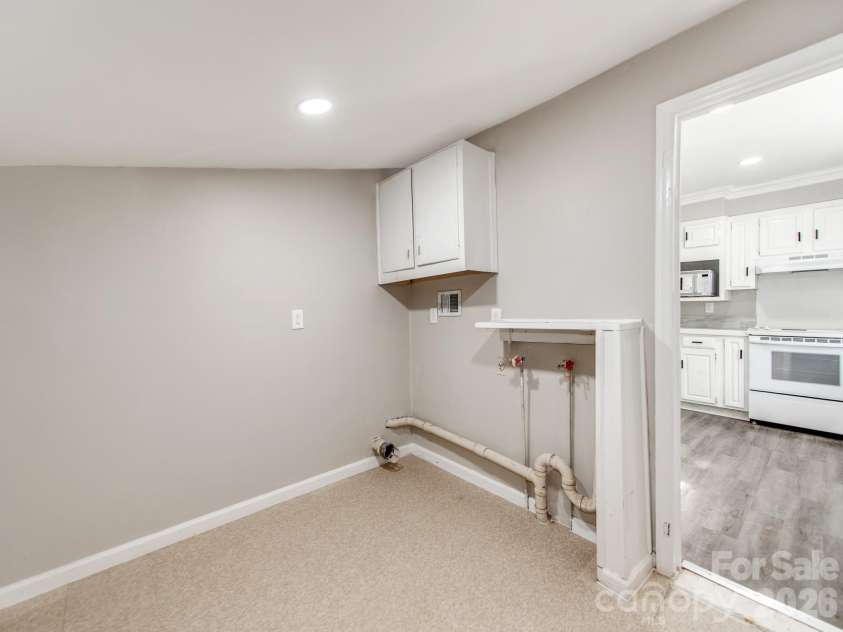 814 Wilbrown Circle, Charlotte, NC 28217.  MLS# CAR4384446, YatesRealty ID 24091. 