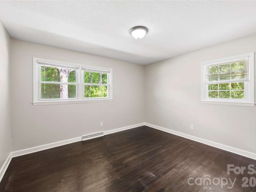 723 Vancouver Lane, Gastonia, NC 28052.  MLS# CAR4384860, YatesRealty ID 24094. 