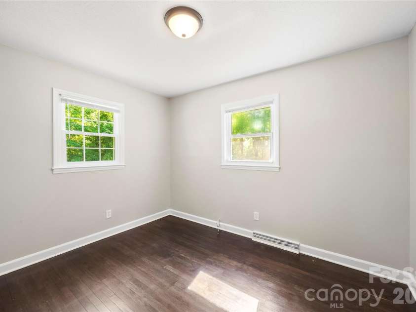 723 Vancouver Lane, Gastonia, NC 28052.  MLS# CAR4384860, YatesRealty ID 24094. 