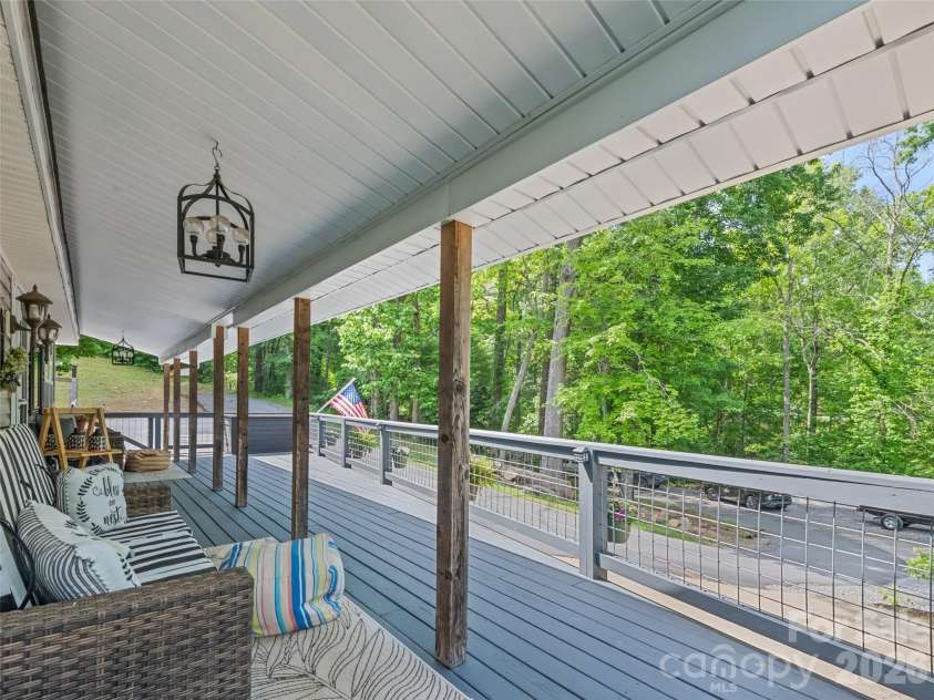 222 Thistle Ridge, Clyde, NC 28721.  MLS# CAR4384897, YatesRealty ID 24095. 