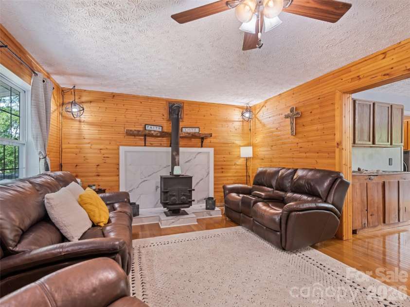 222 Thistle Ridge, Clyde, NC 28721.  MLS# CAR4384897, YatesRealty ID 24095. 