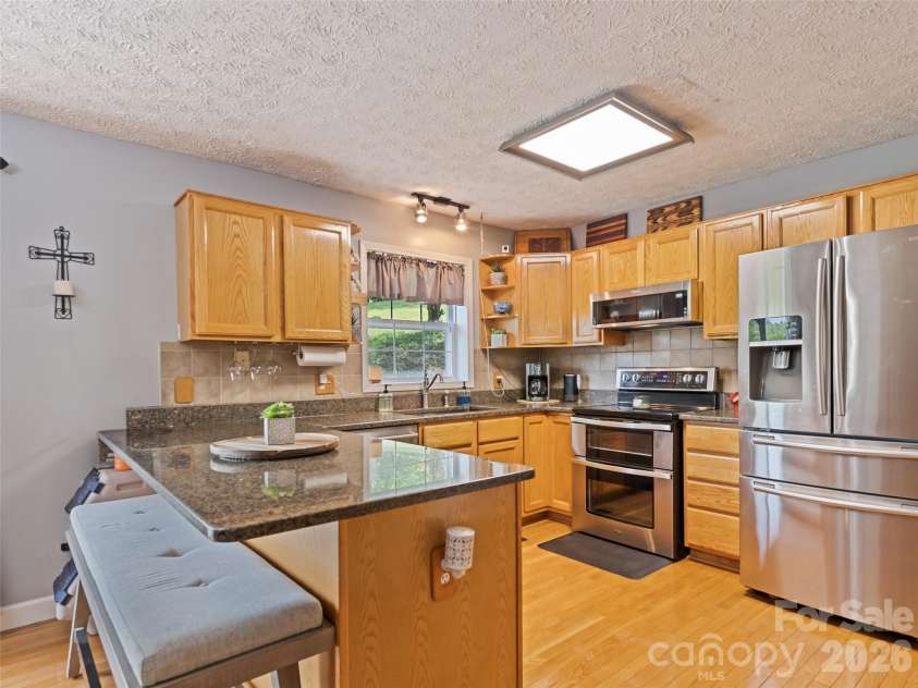 222 Thistle Ridge, Clyde, NC 28721.  MLS# CAR4384897, YatesRealty ID 24095. 