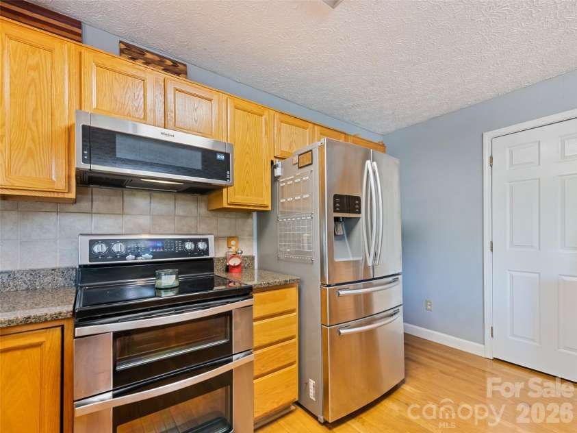 222 Thistle Ridge, Clyde, NC 28721.  MLS# CAR4384897, YatesRealty ID 24095. 