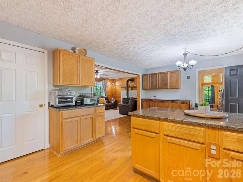 222 Thistle Ridge, Clyde, NC 28721.  MLS# CAR4384897, YatesRealty ID 24095. 