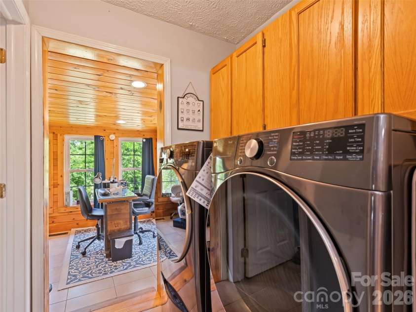 222 Thistle Ridge, Clyde, NC 28721.  MLS# CAR4384897, YatesRealty ID 24095. 