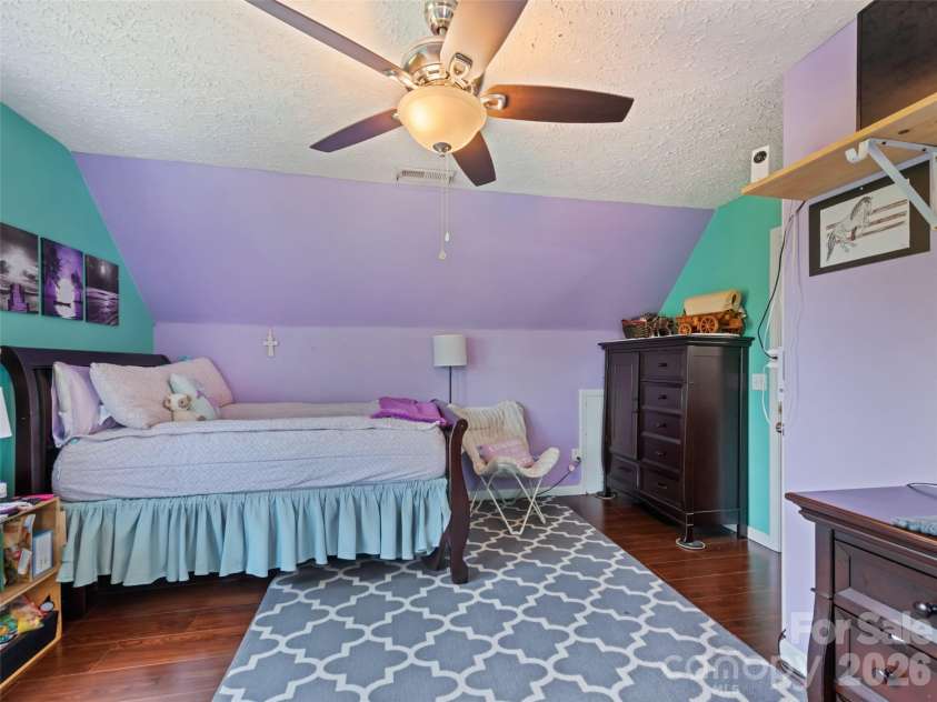 222 Thistle Ridge, Clyde, NC 28721.  MLS# CAR4384897, YatesRealty ID 24095. 