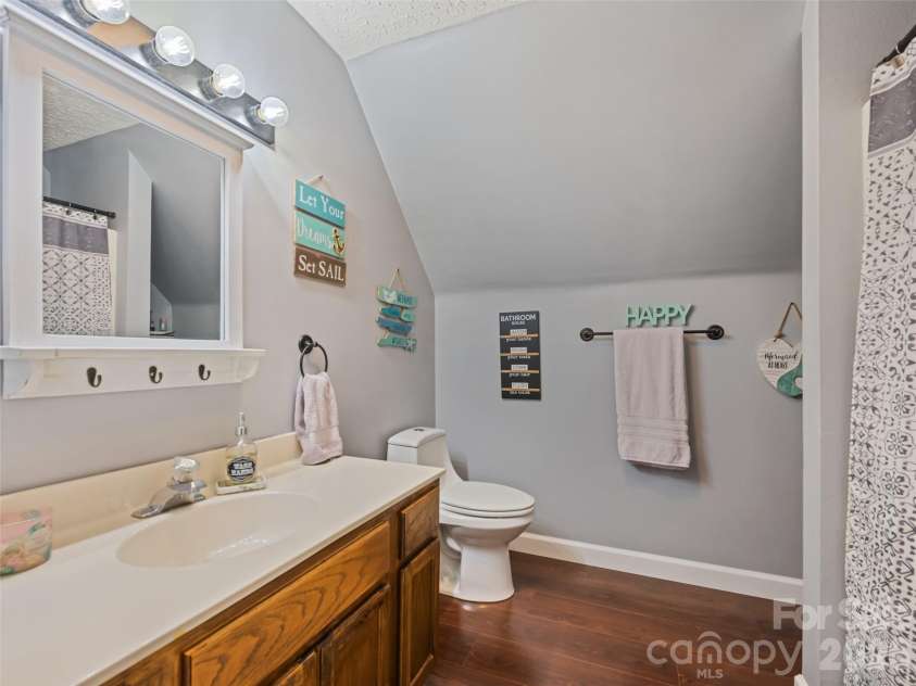 222 Thistle Ridge, Clyde, NC 28721.  MLS# CAR4384897, YatesRealty ID 24095. 